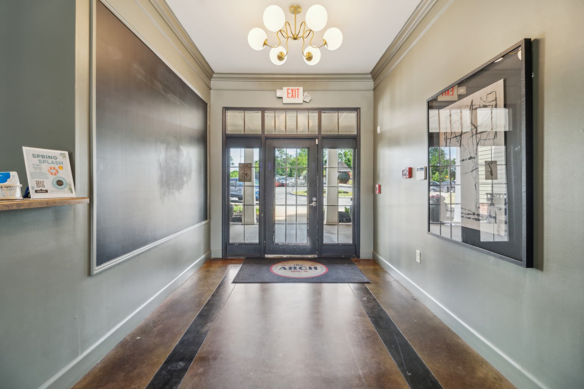 11 920 E Academy St Troy AL 36081 USA Foyer TBP06662